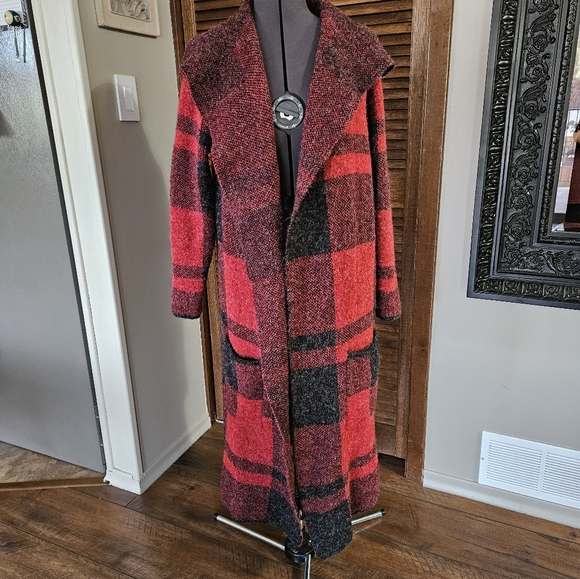Striking cotton blend cardigan. - Picture 3 of 10